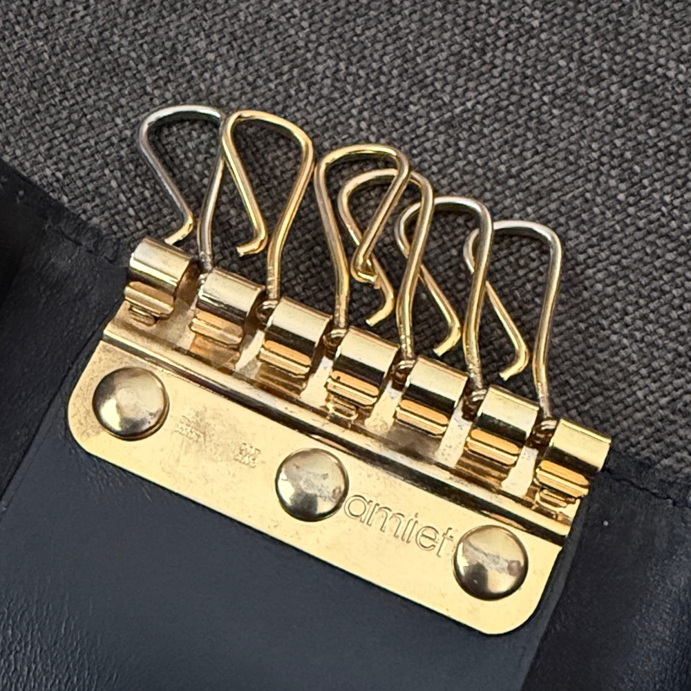 11. Gucci Midnight Blue and Gray Key Holder (6 key rings) - Picture 7 of 11